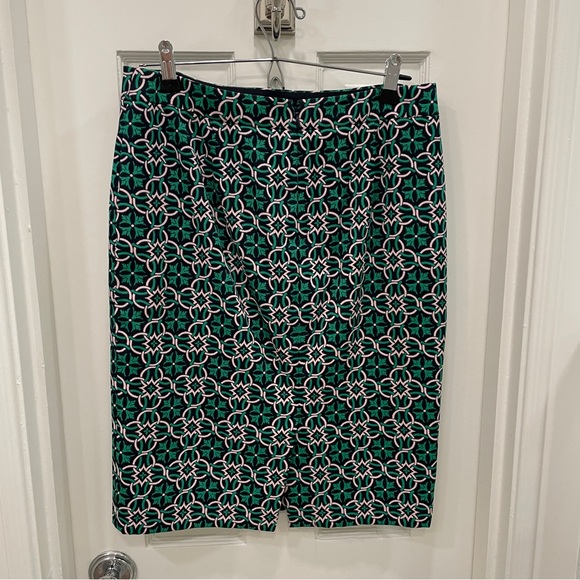 J. Crew No 2 Lattice Medallion Patterned Pencil Skirt Green Geometric Size 4 - Picture 6 of 6
